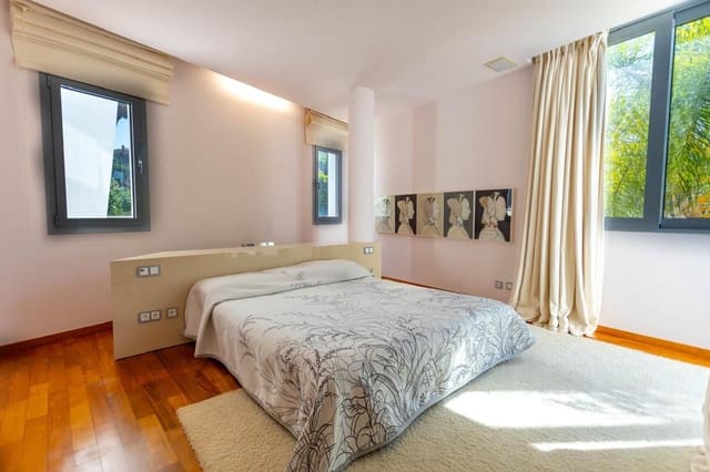 4 sovrum Semi-fristående Villa till salu i Golden Mile, Marbella - 2 700 000 € (Ref: 9843557)