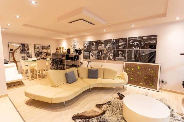4 sovrum Semi-fristående Villa till salu i Golden Mile, Marbella - 2 700 000 € (Ref: 9843557)