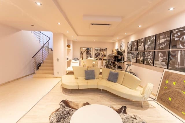 4 sovrum Semi-fristående Villa till salu i Golden Mile, Marbella - 2 700 000 € (Ref: 9843557)