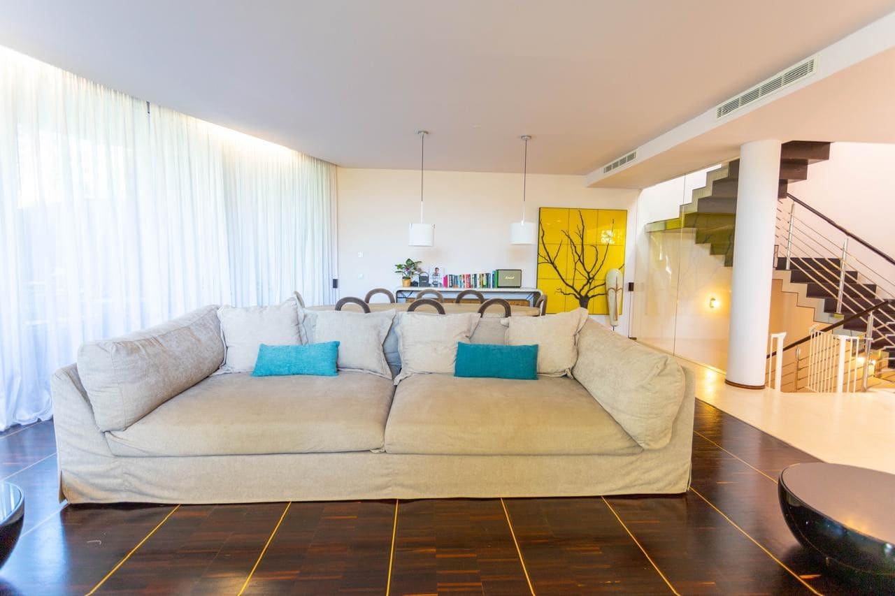 4 makuuhuone Paritalo myytävänä paikassa Golden Mile - 2 700 000 € (Ref: 9843557)