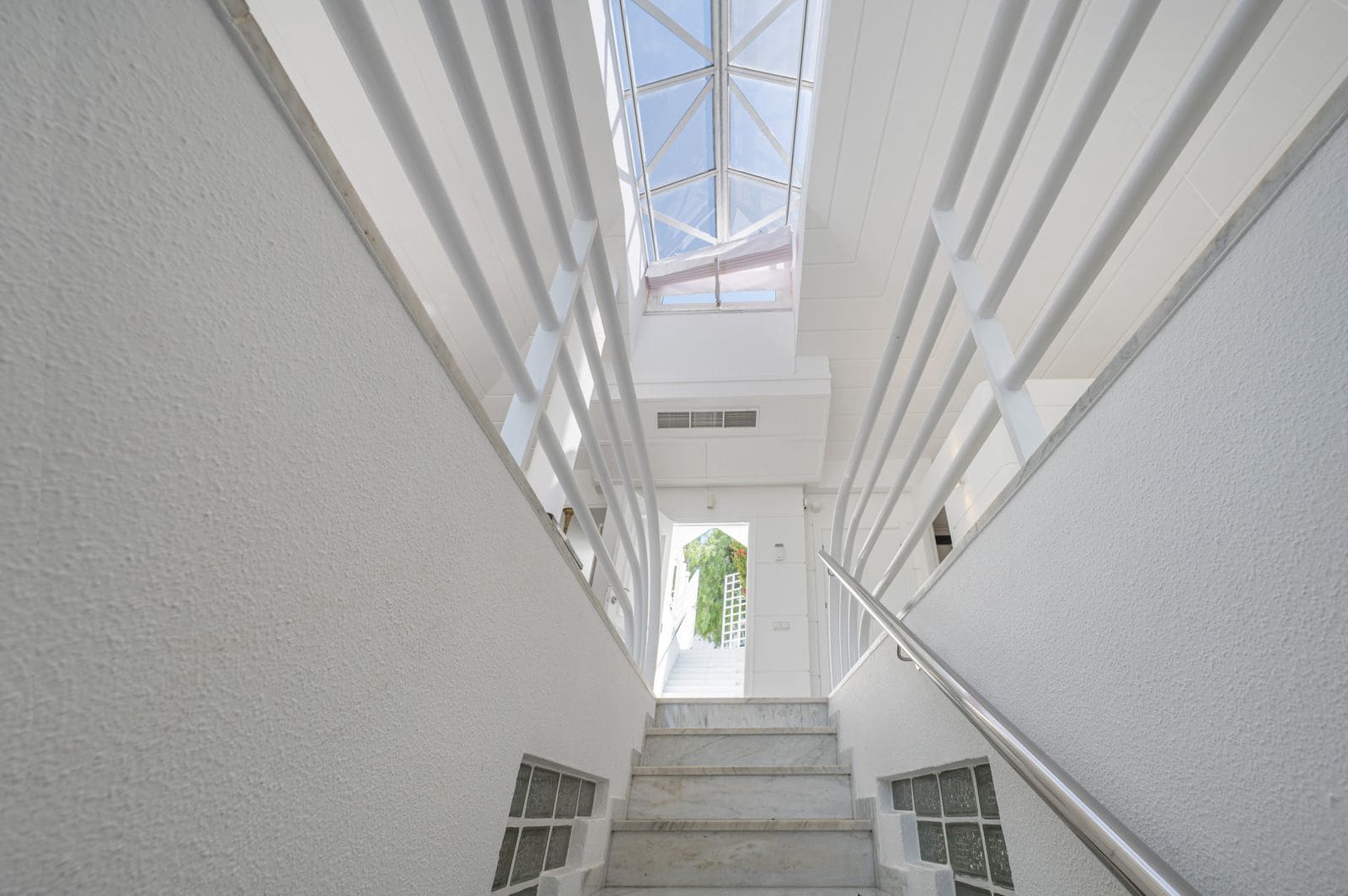 4 soveværelse Semi-Rækkehus til salg i Calahonda - € 749.000 (Ref: 9843559)