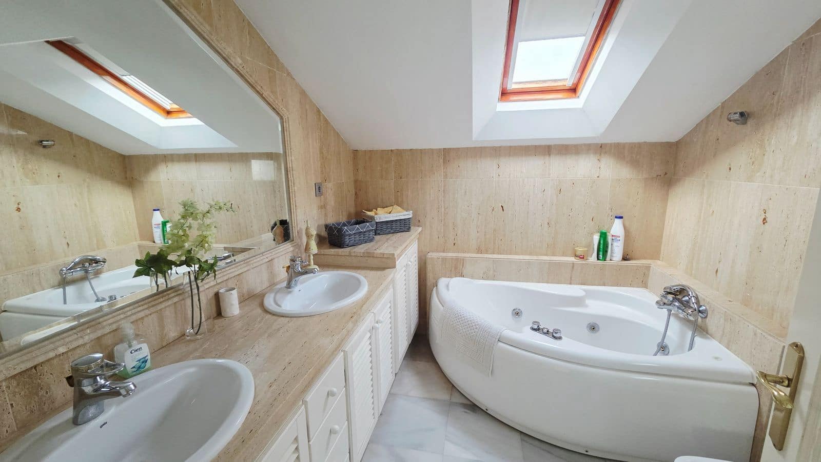 3 camera da letto Villetta Bifamiliare in vendita in Golden Mile - 1.335.000 € (Rif: 9843562)