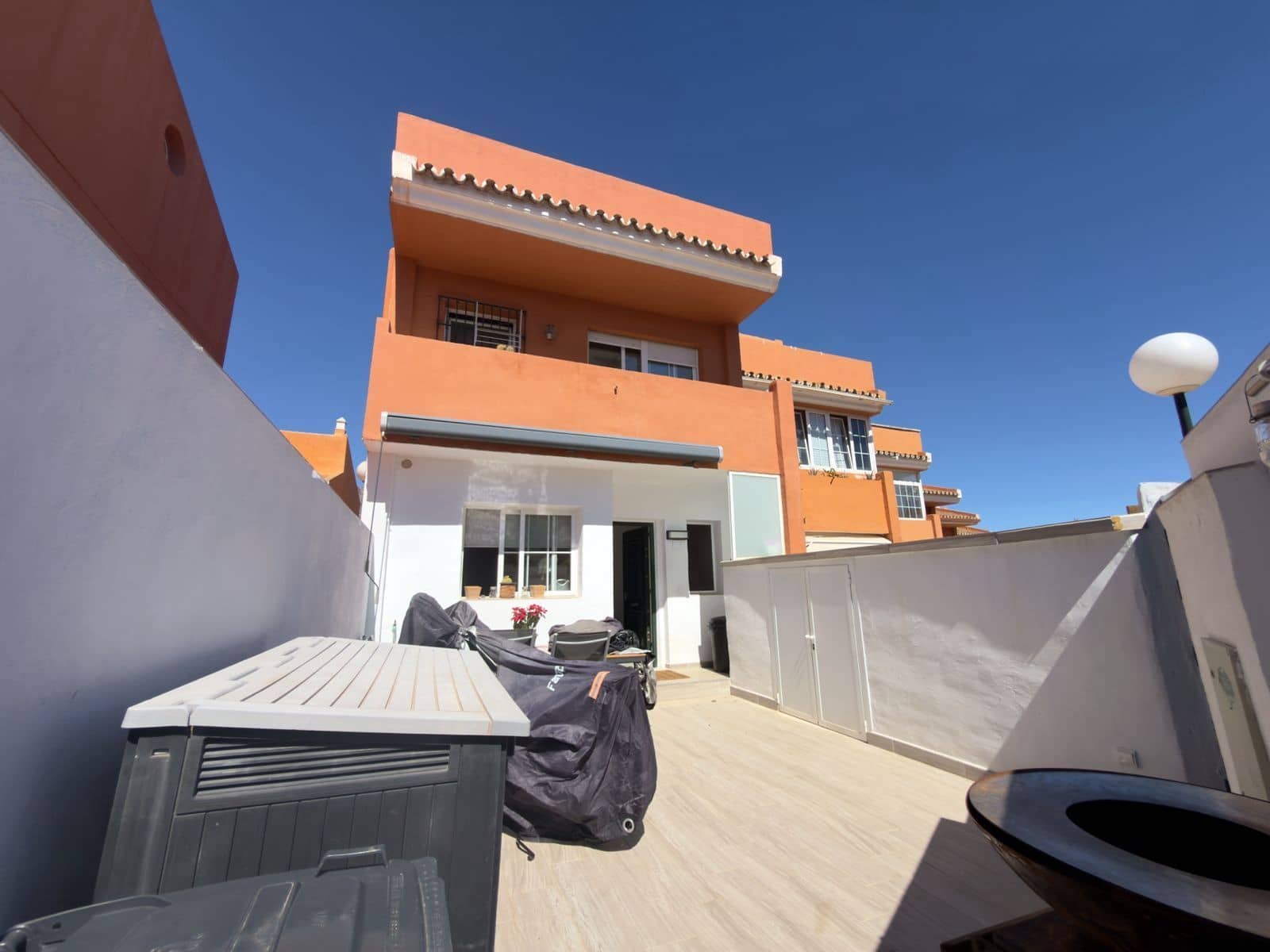 2 bedroom Townhouse for sale in Benalmadena - € 550,000 (Ref: 9843564)