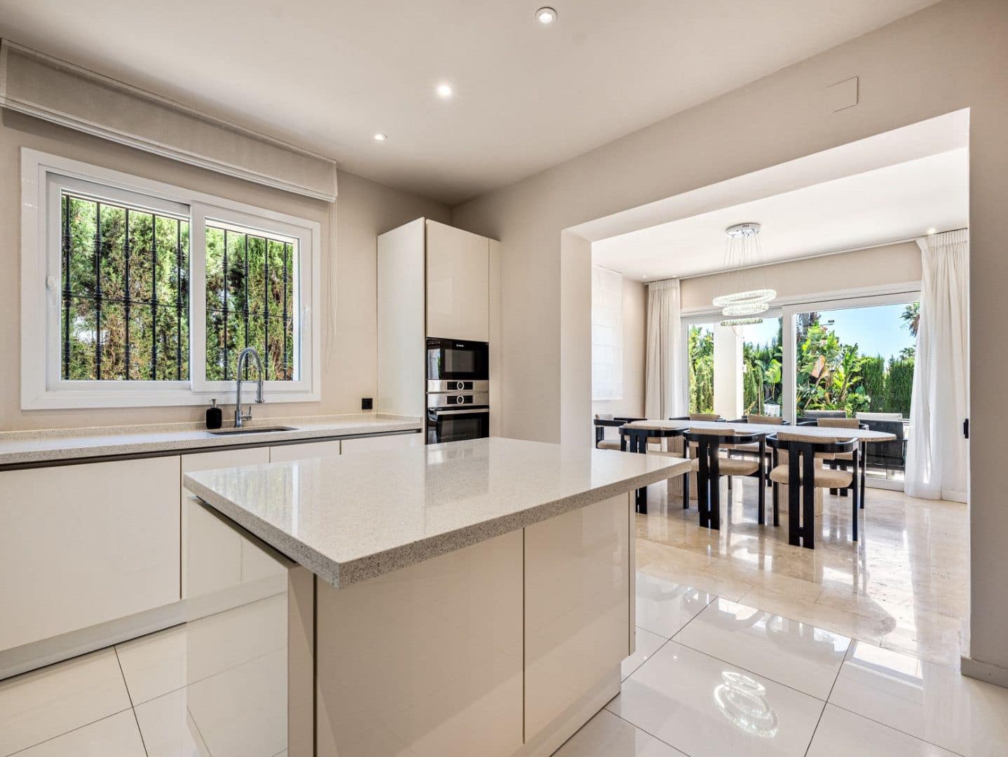 6 quarto Moradia para venda em Nueva Andalucia - 4 250 000 € (Ref: 9843567)