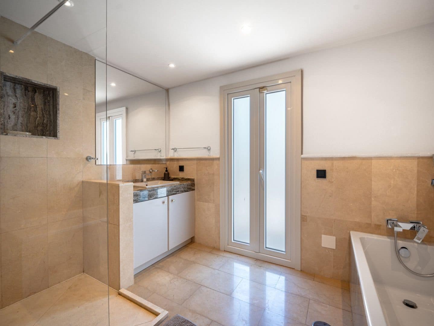 6 quarto Moradia para venda em Nueva Andalucia - 4 250 000 € (Ref: 9843567)