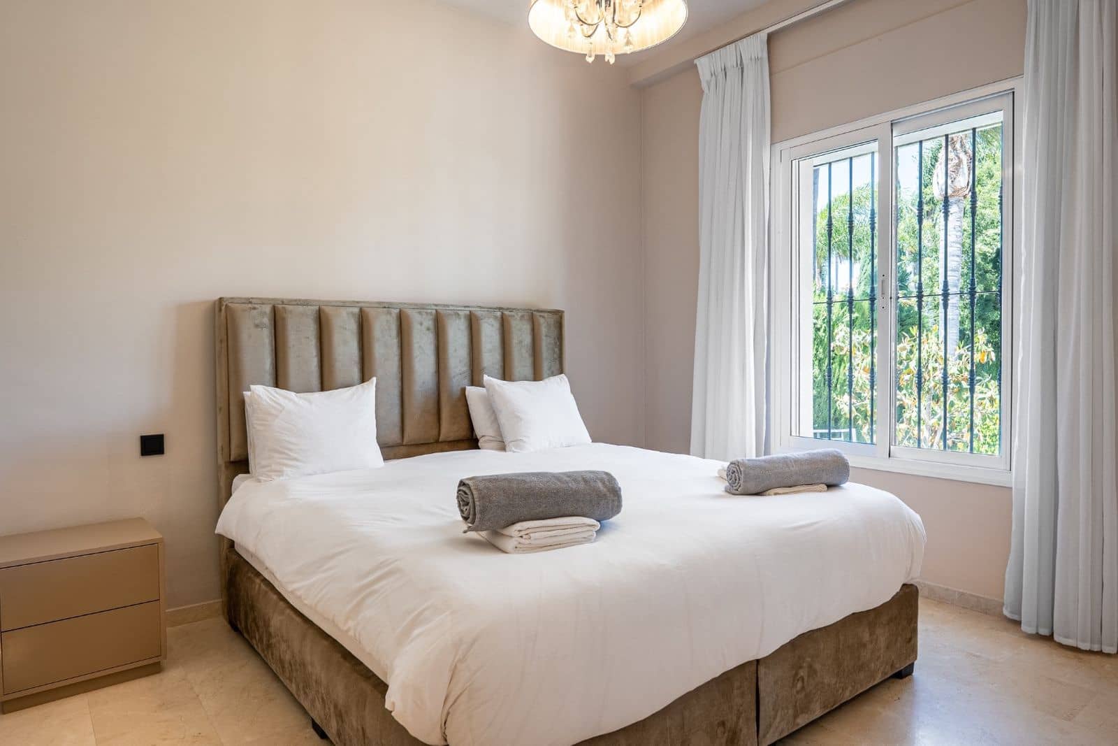 6 quarto Moradia para venda em Nueva Andalucia - 4 250 000 € (Ref: 9843567)