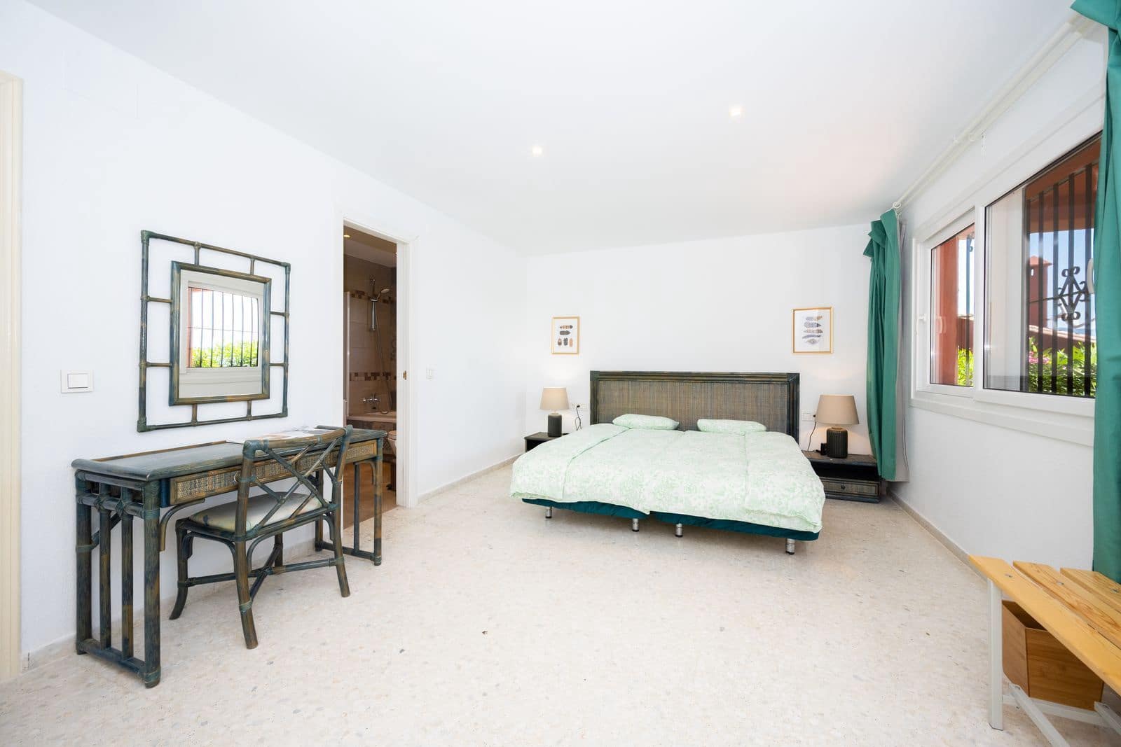 Chalet de 4 habitaciones en Elviria en venta - 850.000 € (Ref: 9843568)