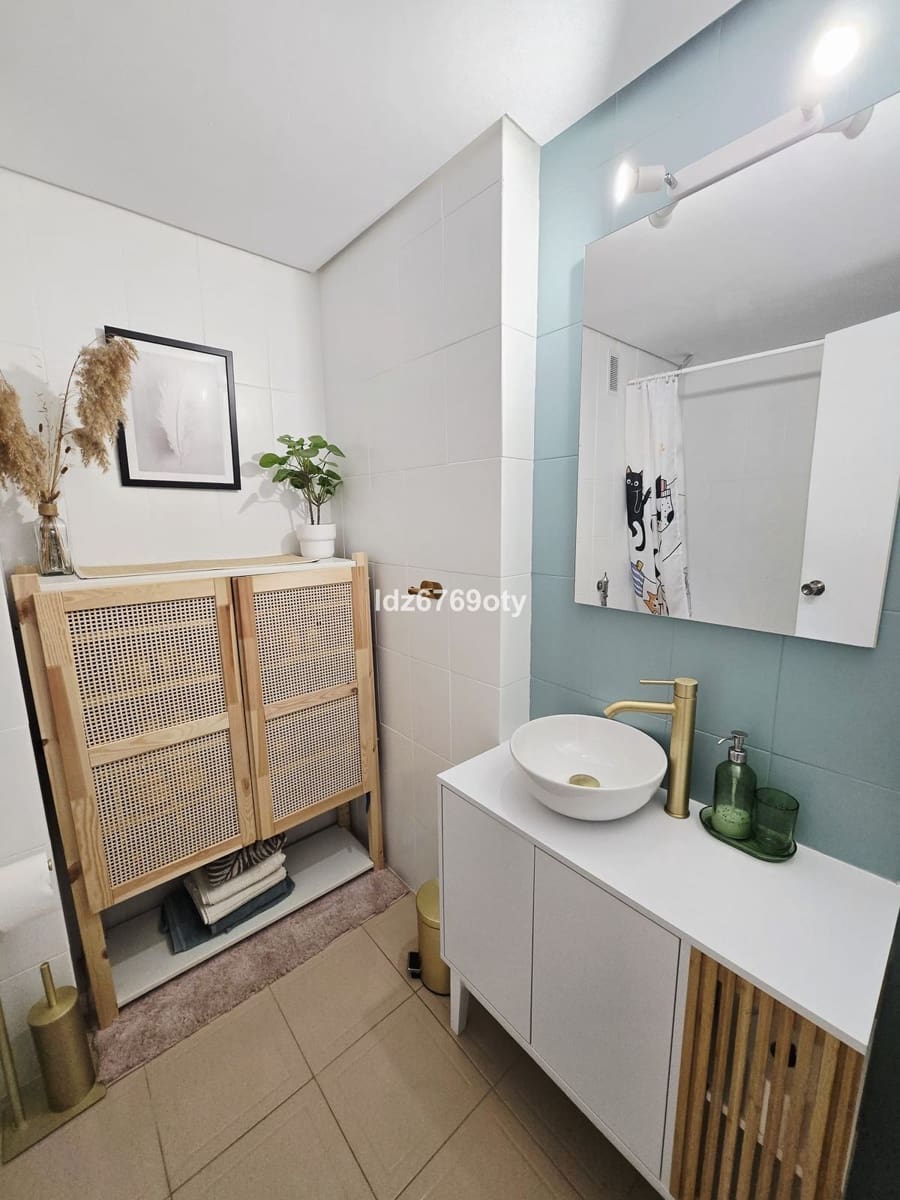 2 bedroom Apartment for sale in Benalmadena Costa - € 330,000 (Ref: 9843569)