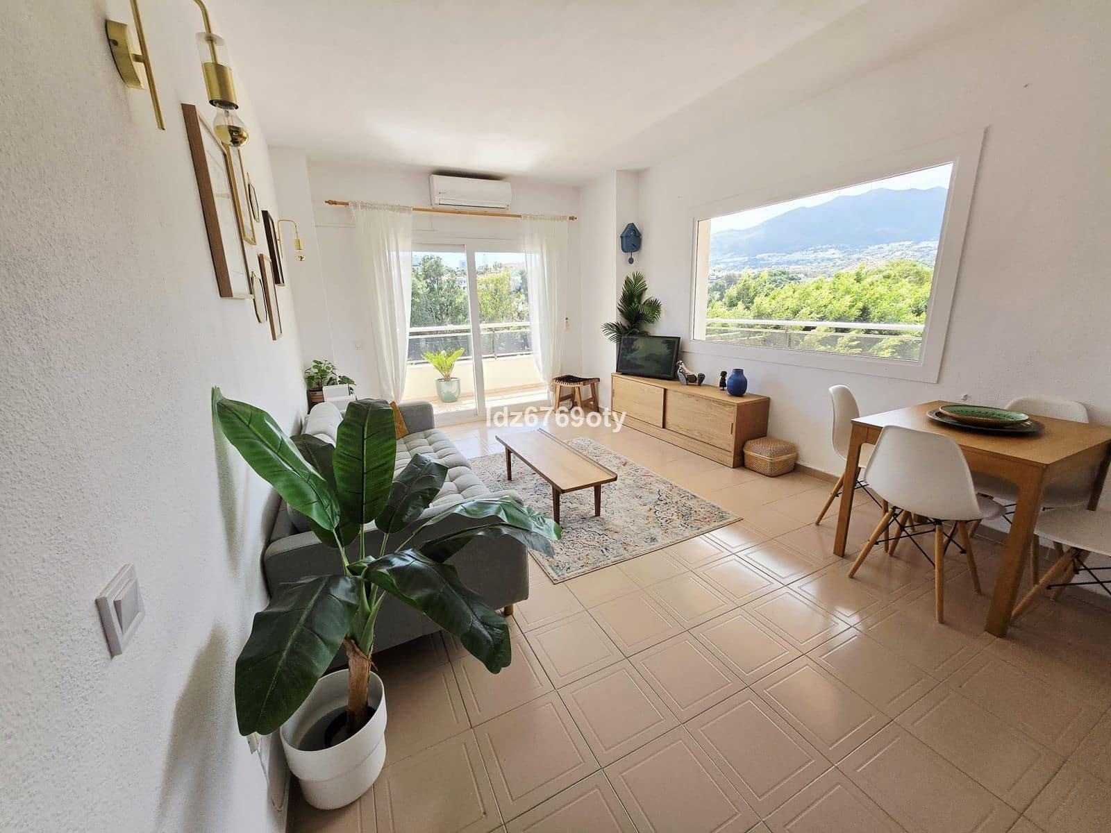 2 bedroom Apartment for sale in Benalmadena Costa - € 330,000 (Ref: 9843569)