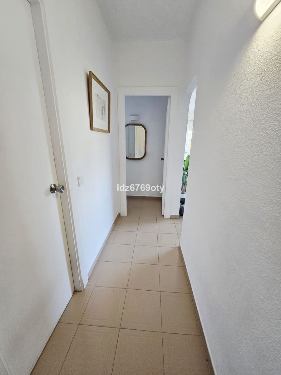 2 bedroom Apartment for sale in Benalmadena Costa - € 330,000 (Ref: 9843569)