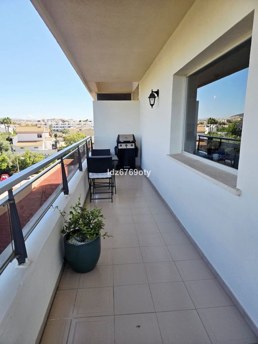 2 bedroom Apartment for sale in Benalmadena Costa - € 330,000 (Ref: 9843569)