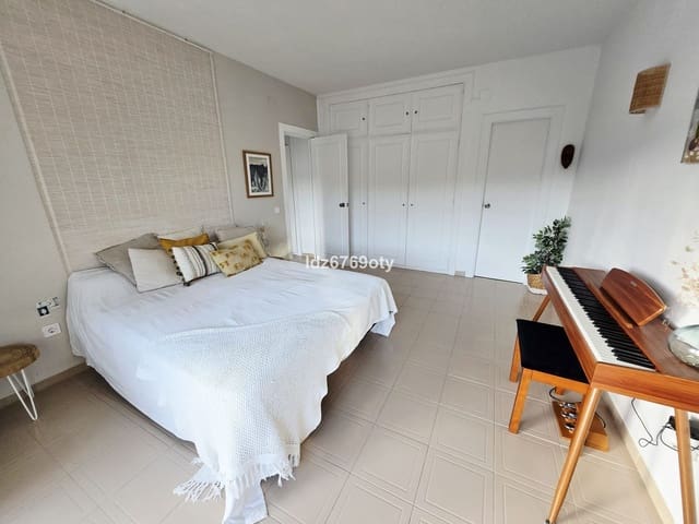 Apartamento de 2 habitaciones en Benalmadena Costa, Benalmádena en venta - 330.000 € (Ref: 9843569)