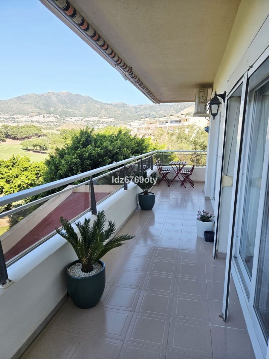 2 bedroom Apartment for sale in Benalmadena Costa - € 330,000 (Ref: 9843569)