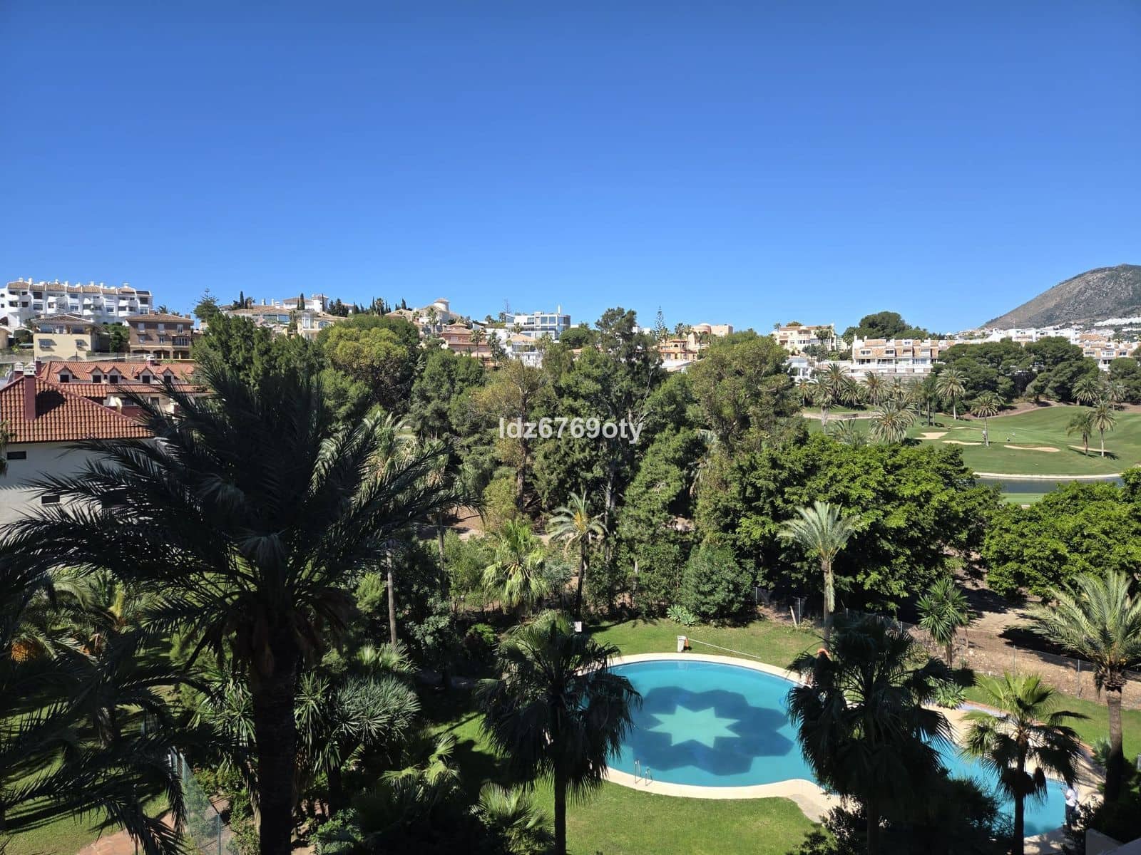 2 bedroom Apartment for sale in Benalmadena Costa - € 330,000 (Ref: 9843569)