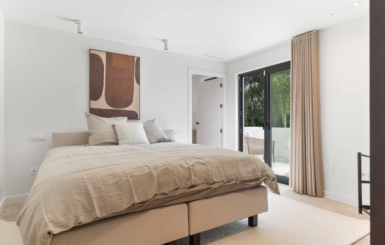 5 bedroom Villa for sale in Guadalmina - € 4,350,000 (Ref: 9843570)
