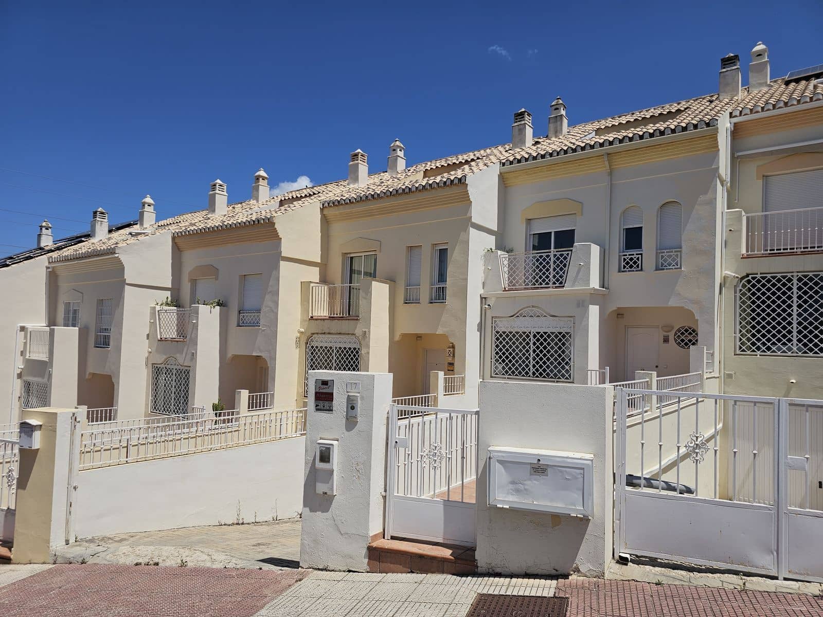 3 bedroom Townhouse for sale in El Rosario - € 599,000 (Ref: 9843576)