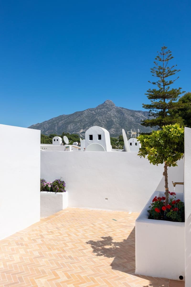 2 Zimmer Penthouse zu verkaufen in Nueva Andalucia - 1.190.000 € (Ref: 9843586)