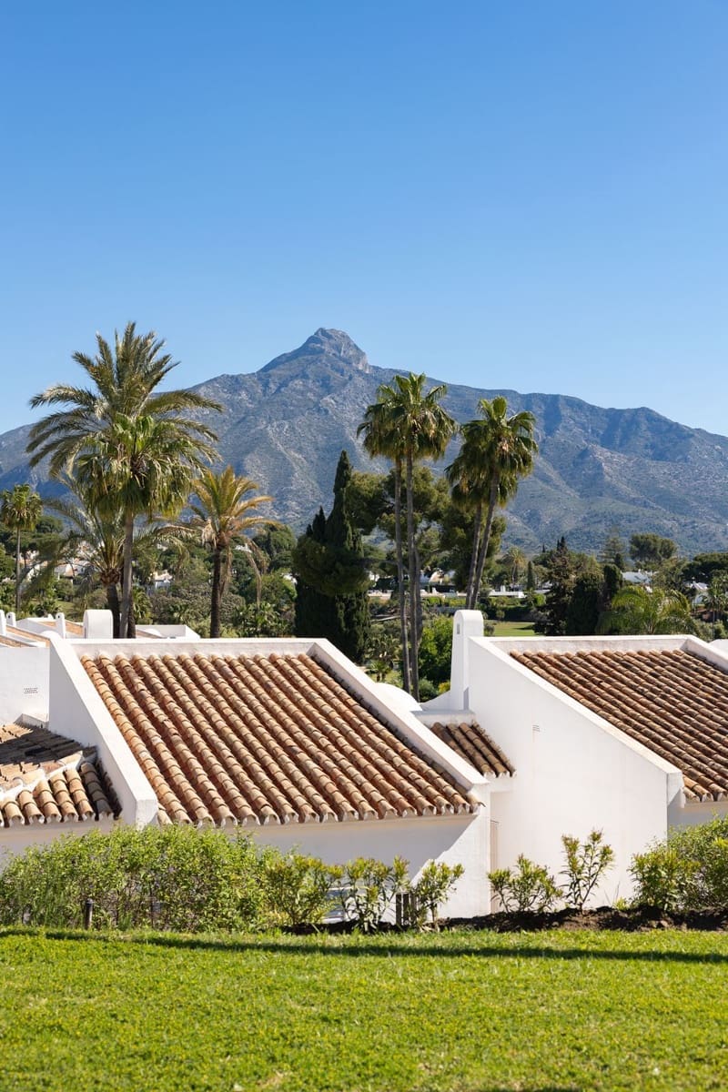 2 Zimmer Penthouse zu verkaufen in Nueva Andalucia - 1.190.000 € (Ref: 9843586)