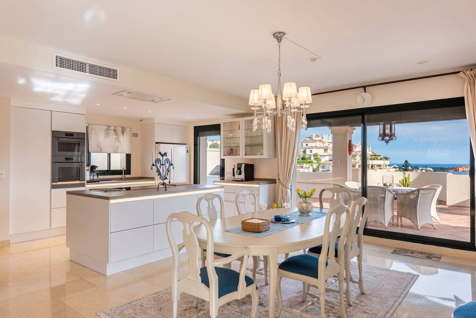 3 makuuhuone Kattohuoneisto myytävänä paikassa Benahavis - 1 295 000 € (Ref: 9843591)