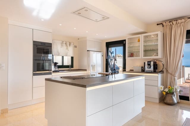 3 makuuhuone Kattohuoneisto myytävänä paikassa Benahavís - 1 295 000 € (Ref: 9843591)