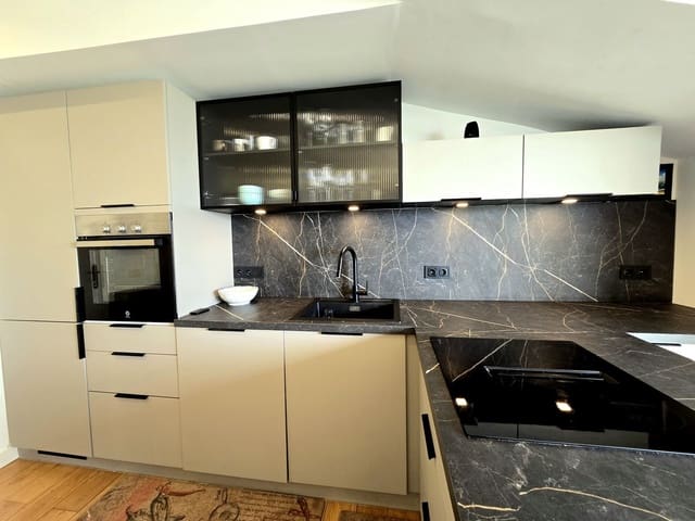 1 soveværelse Penthouse til salg i Golden Mile, Marbella - € 400.000 (Ref: 9843592)