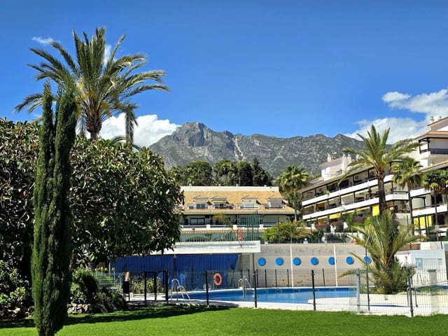 1 soveværelse Penthouse til salg i Golden Mile, Marbella - € 350.000 (Ref: 9843593)