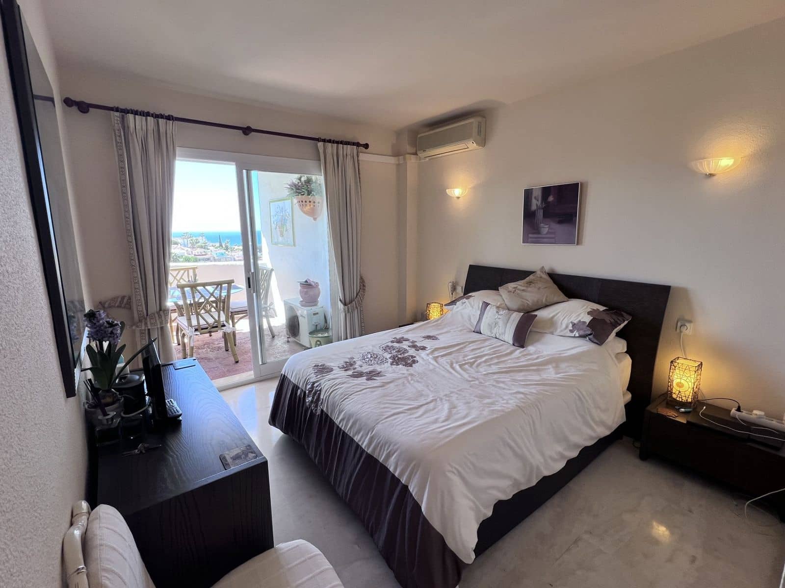 2 bedroom Apartment for sale in Calahonda - € 410,000 (Ref: 9843594)