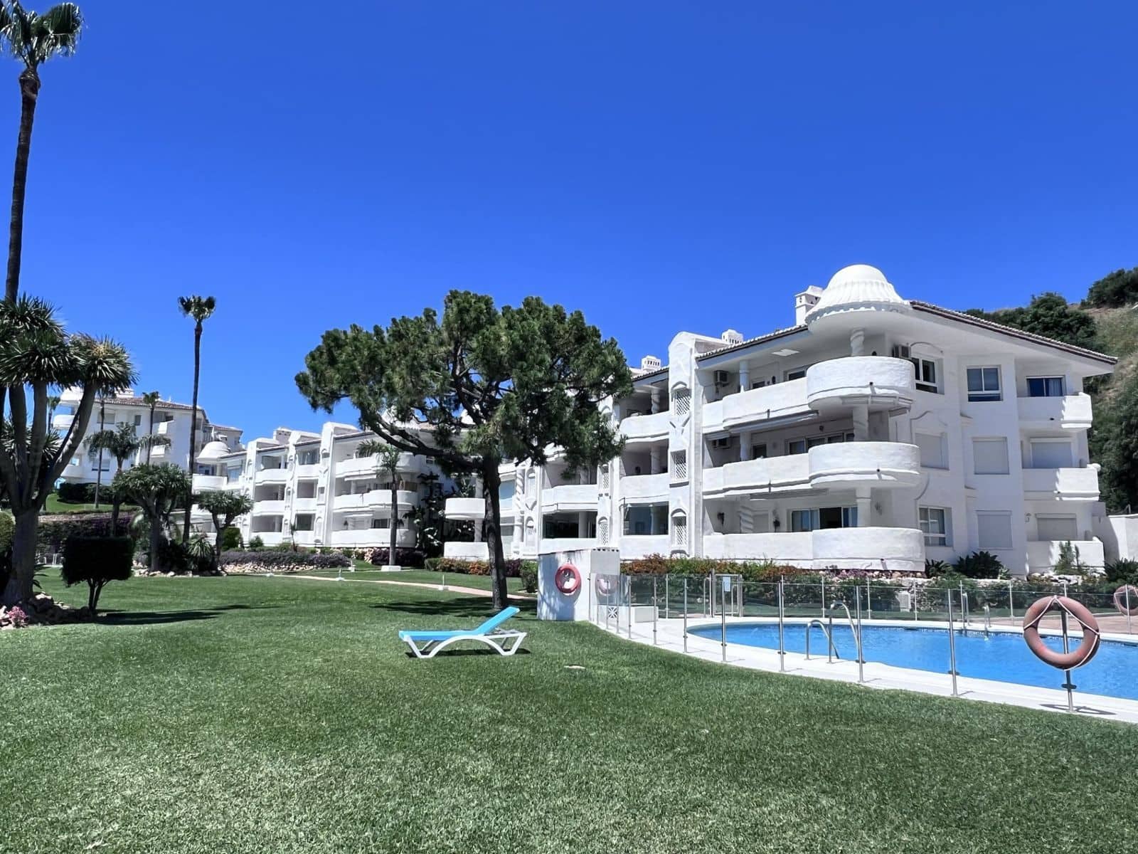 2 bedroom Apartment for sale in Calahonda - € 410,000 (Ref: 9843594)