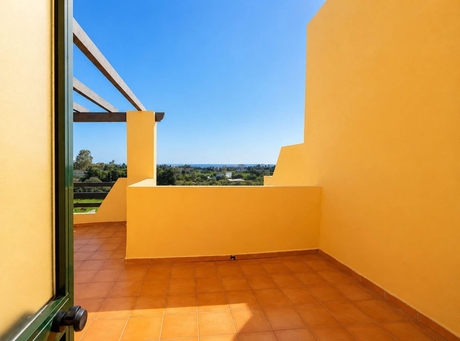 3 bedroom Penthouse for sale in New Golden Mile - € 530,000 (Ref: 9843596)