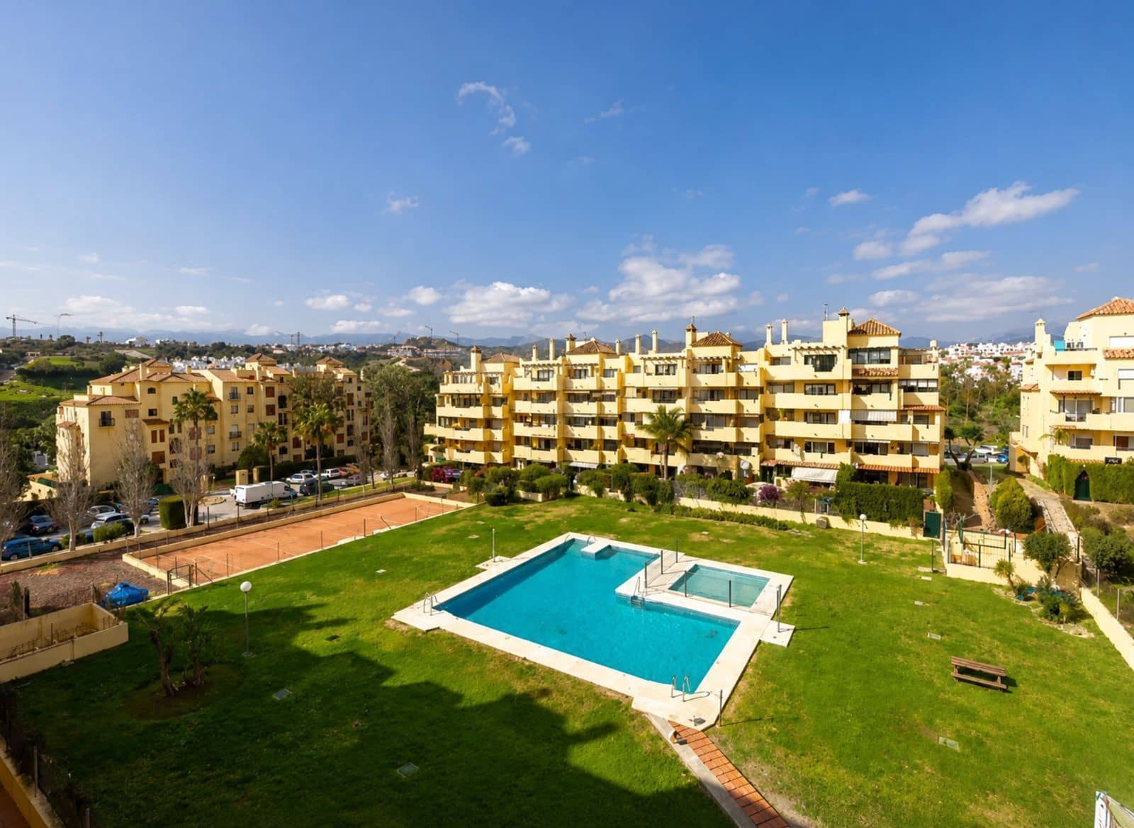 3 bedroom Penthouse for sale in New Golden Mile - € 530,000 (Ref: 9843596)