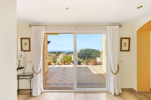 4 chambre Penthouse à vendre à Elviria, Marbella - 1 495 000 € (Ref: 9843601)