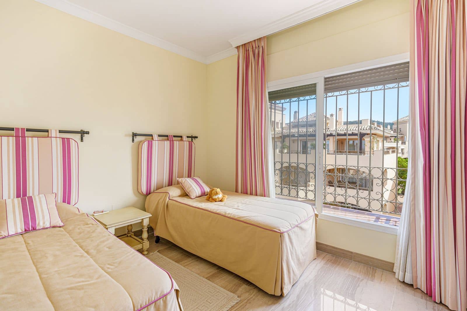 4 makuuhuone Kattohuoneisto myytävänä paikassa Elviria - 1 495 000 € (Ref: 9843601)
