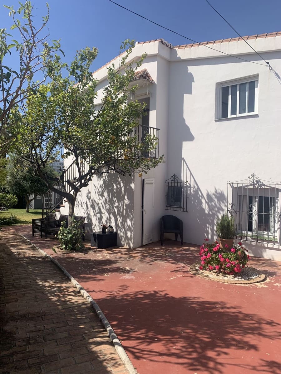 5 makuuhuone Huvila myytävänä paikassa San Pedro de Alcantara - 950 000 € (Ref: 9851372)