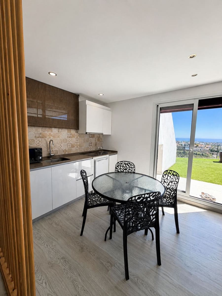 4 soveværelse Semi-Rækkehus til salg i Benahavis - € 1.195.000 (Ref: 9851373)