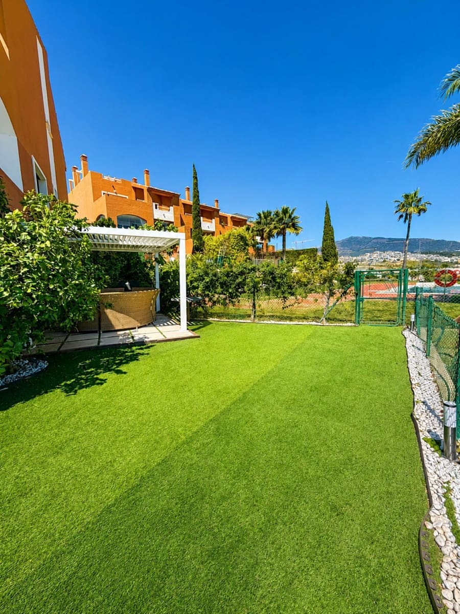 4 soveværelse Semi-Rækkehus til salg i Benahavis - € 1.195.000 (Ref: 9851373)