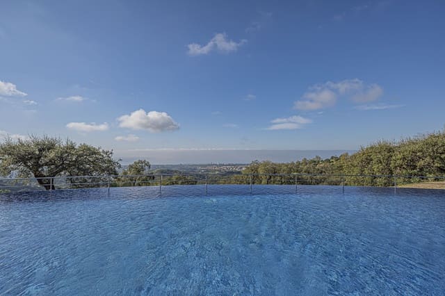 3 quarto Apartamento para venda em La Mairena, Ojen - 895 000 € (Ref: 9851376)