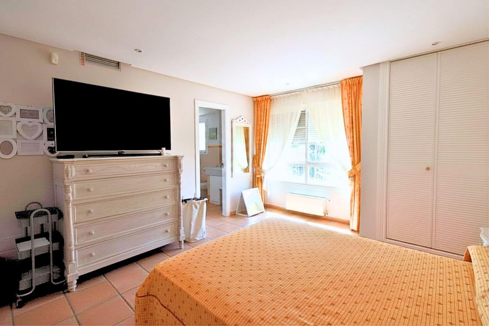 6 soveværelse Semi-Rækkehus til salg i Guadalmina - € 1.750.000 (Ref: 9851391)