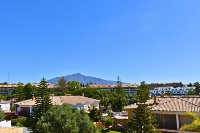 6 soveværelse Semi-Rækkehus til salg i Guadalmina Alta, Marbella - € 1.750.000 (Ref: 9851391)