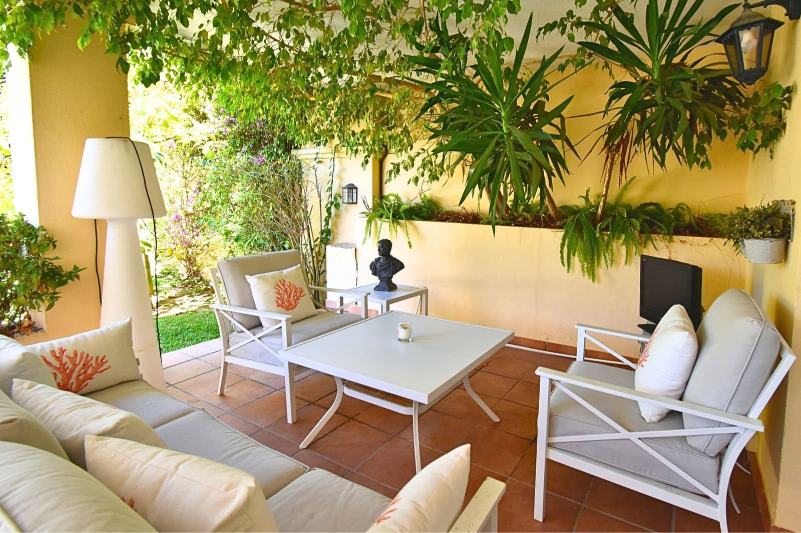 6 soveværelse Semi-Rækkehus til salg i Guadalmina - € 1.750.000 (Ref: 9851391)