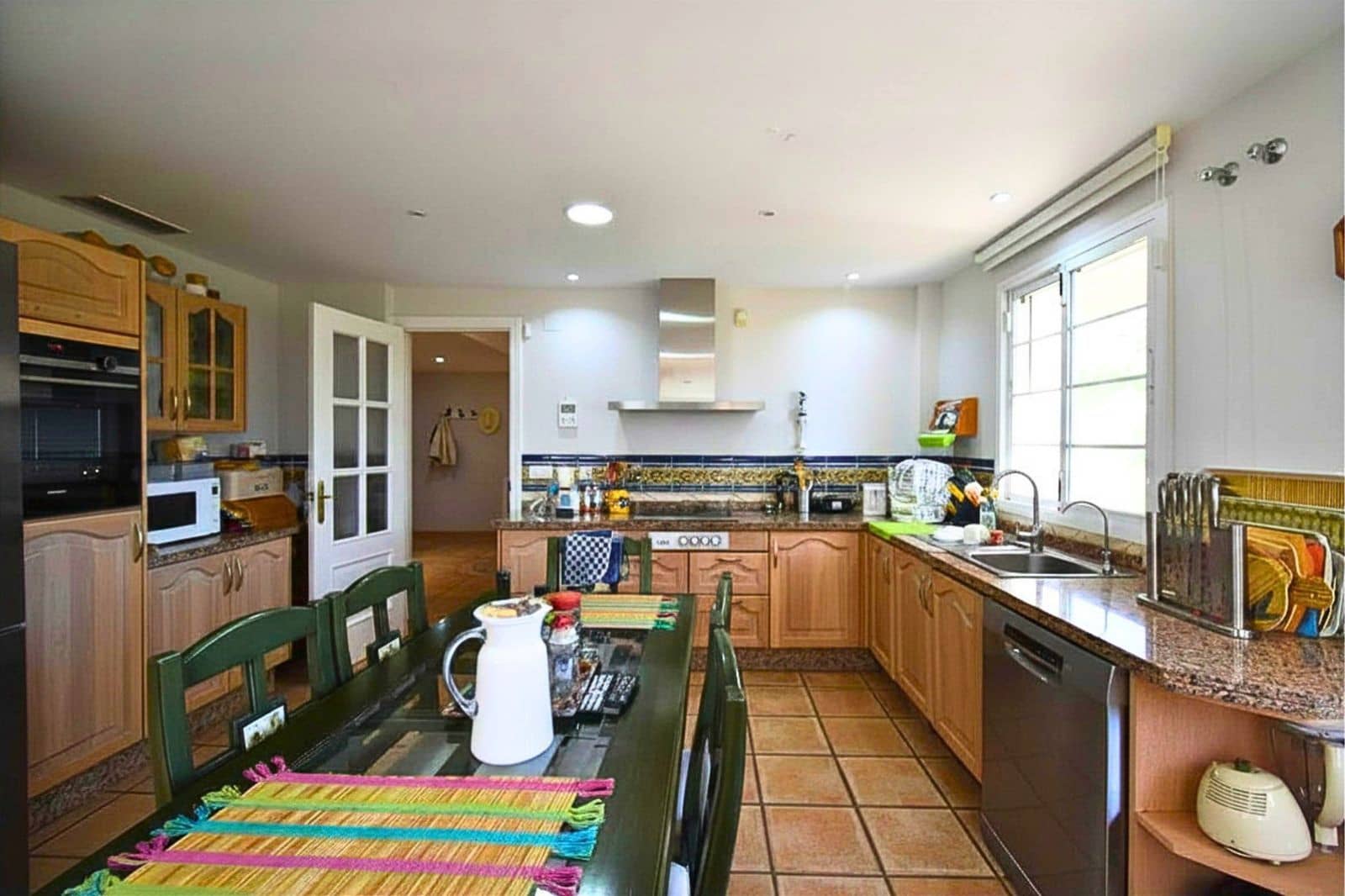 6 soveværelse Semi-Rækkehus til salg i Guadalmina - € 1.750.000 (Ref: 9851391)