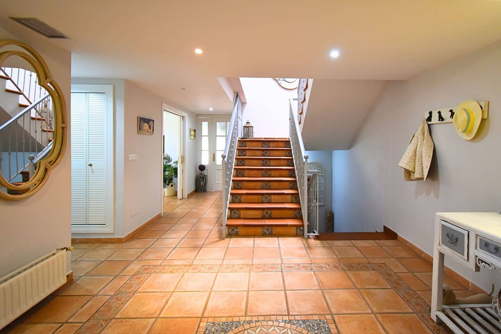 6 soveværelse Semi-Rækkehus til salg i Guadalmina - € 1.750.000 (Ref: 9851391)