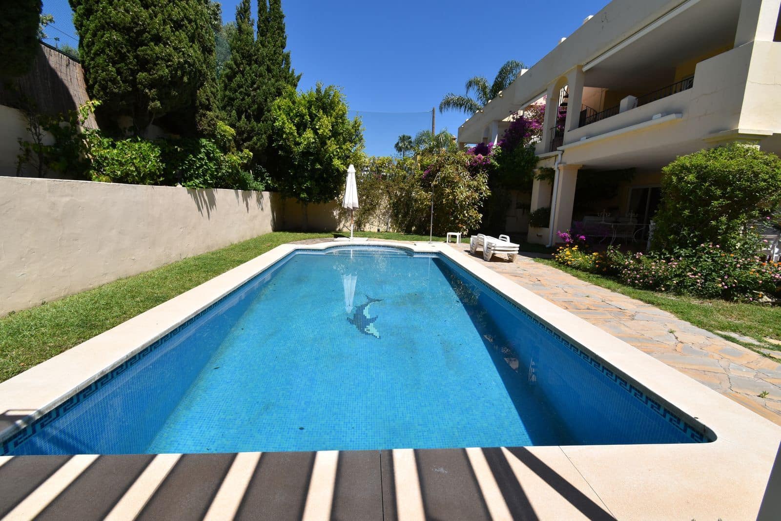 6 soveværelse Semi-Rækkehus til salg i Guadalmina - € 1.750.000 (Ref: 9851391)