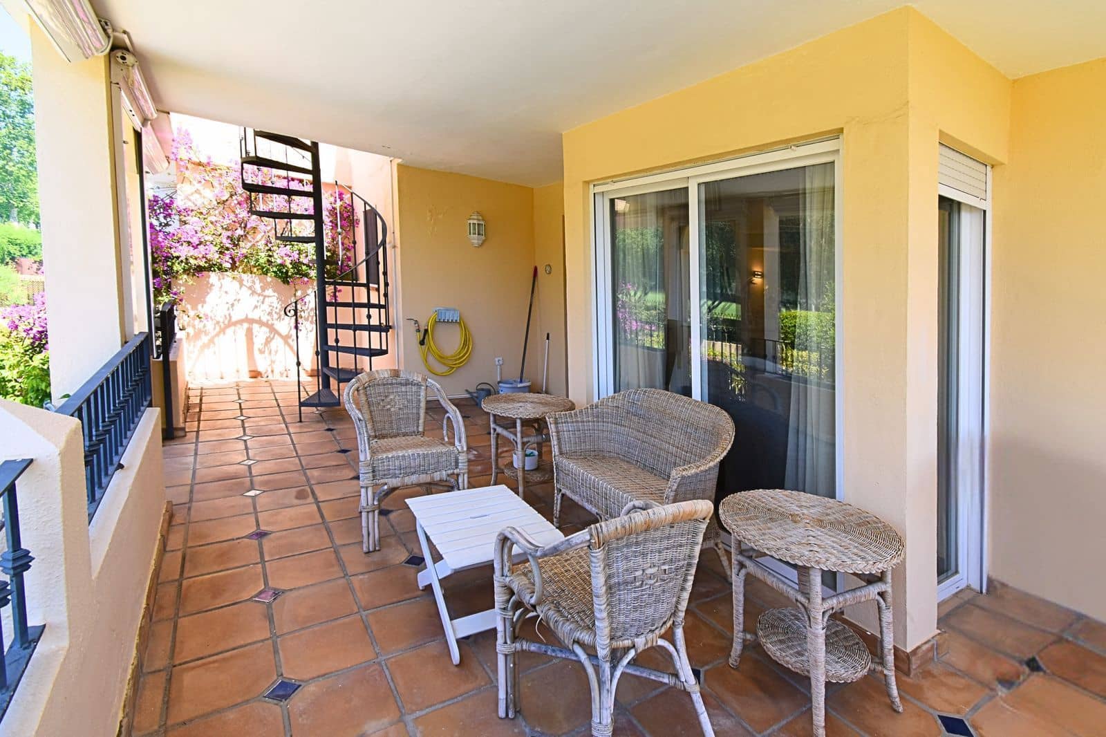 6 soveværelse Semi-Rækkehus til salg i Guadalmina - € 1.750.000 (Ref: 9851391)