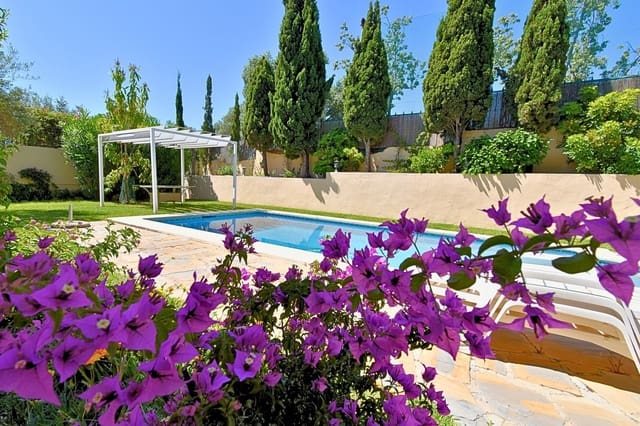 6 soveværelse Semi-Rækkehus til salg i Guadalmina Alta, Marbella - € 1.750.000 (Ref: 9851391)