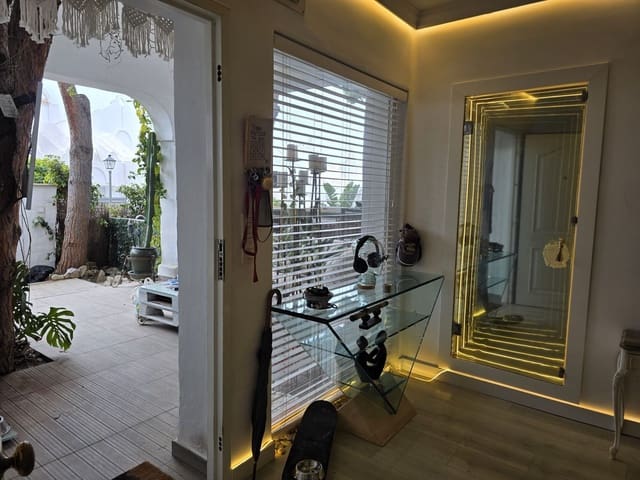 3 soveværelse Bungalow til salg i Hacienda Las Chapas, Marbella - € 580.000 (Ref: 9851392)