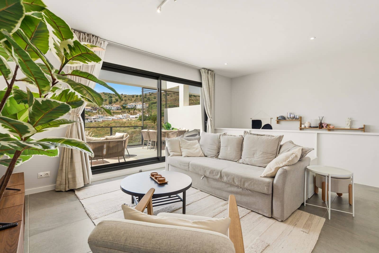 3 soveværelse Semi-Rækkehus til salg i Riviera del Sol - € 699.000 (Ref: 9851402)