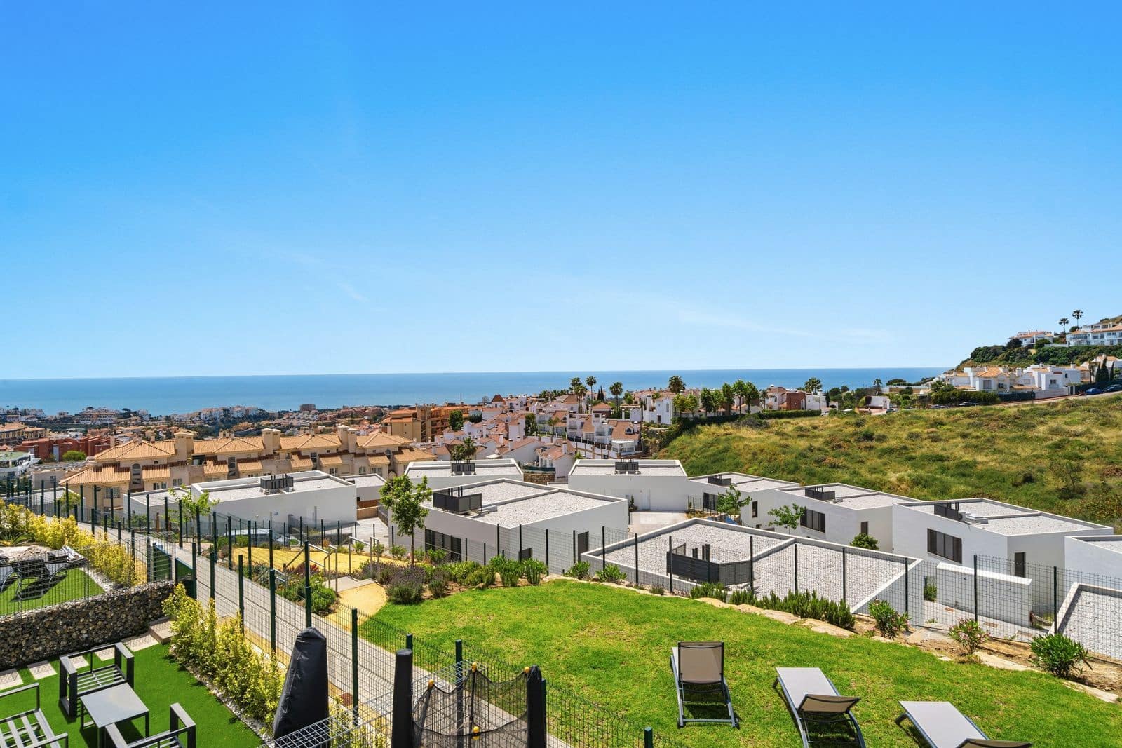 3 soveværelse Semi-Rækkehus til salg i Riviera del Sol - € 699.000 (Ref: 9851402)