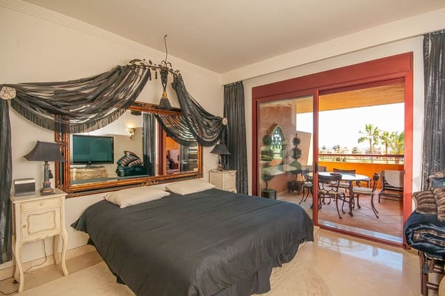2 slaapkamer Appartement te koop in Bahía de Marbella, Marbella - € 850.000 (Ref: 9851405)