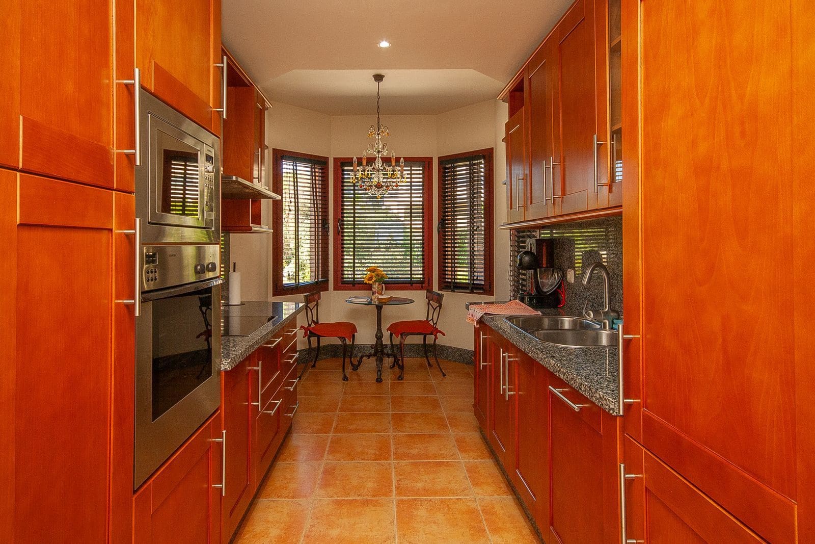 2 bedroom Apartment for sale in Bahia de Marbella - € 850,000 (Ref: 9851405)