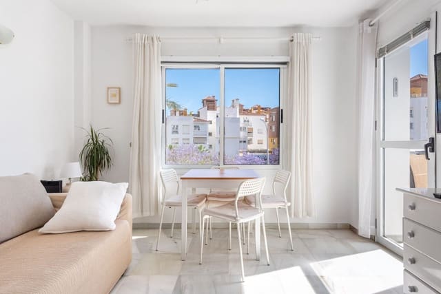 2 soveværelse Lejlighed til salg i Benalmadena Costa, Benalmádena - € 364.000 (Ref: 9851406)